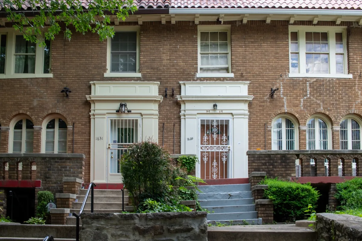 Apartment building